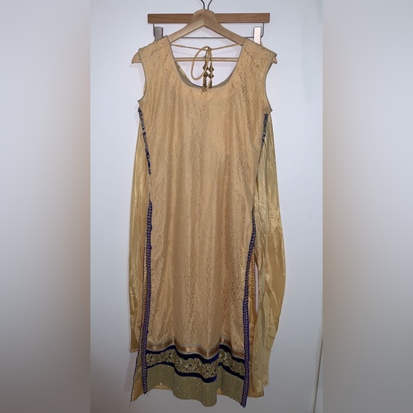 Indian Punjabi Suit - Picture 2 of 4